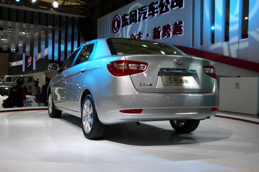  DongFeng S30 2010 года  (фото 4 из 11)